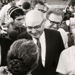 1969 - ראש הממשלה בדרכה לארה"ב 
